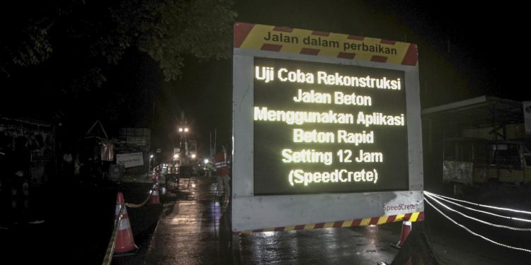 Uji cobakan beton cepat kering, SIG berhasil hubungkan Jalan Raya Karangawen Semarang-Godong