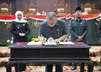 DPRD dan Gubernur teken persetujuan substansi RTRW Jatim 2023-2024