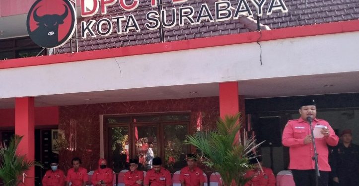 Ratusan kader banteng Surabaya gelar upacara peringatan Ultah Emas PDIP