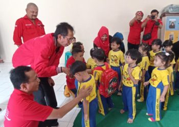 Kunjungi PAUD, PDIP Surabaya peduli generasi penerus bangsa