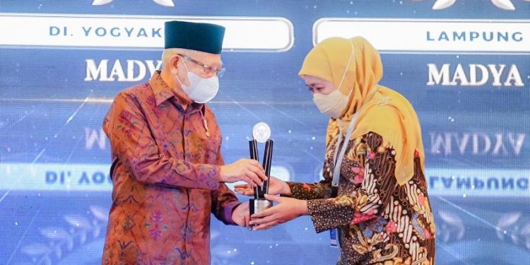 Iklim investasi makin kompetitif, Jatim borong 2 penghargaan di KPPU Award 2023
