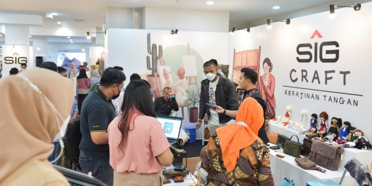 Produk “Crown Leather” UMKM binaan SIG raih penjualan tertinggi selama Bazar UMKM 2023
