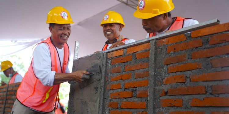 SIG fasilitasi 270 tukang bangunan di Blitar ikuti pelatihan ahli konstruksi