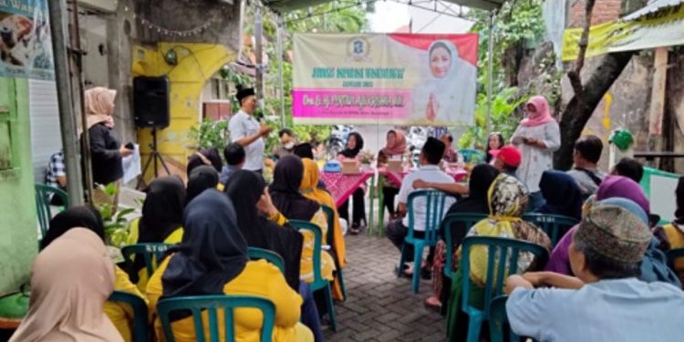 Ketua Komisi A DPRD Surabaya dorong pengadaan komputer di RT