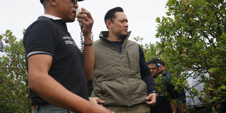 AHY dan komunitas Overlanding Indonesia jelajahi Kota Batu, serap keluhan petani apel
