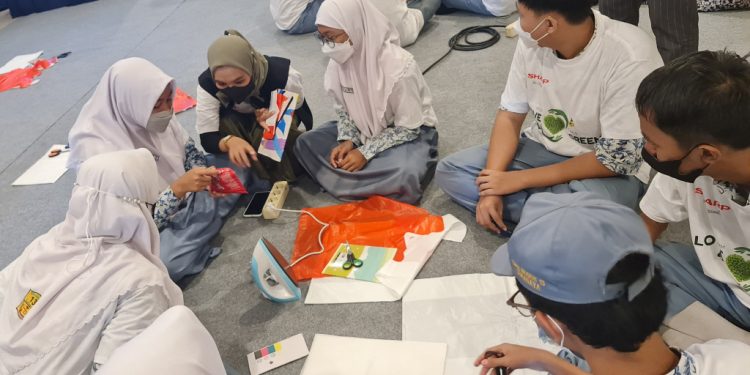 Kunjungi SMA 13 Surabaya, Sharp ajak siswa tingkatkan kepedulian lingkungan hidup