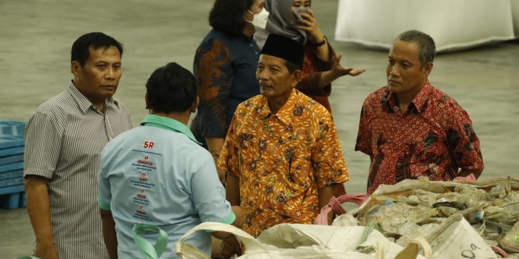Pabrik daur ulang sampah plastik di Jombang diminta jalin kemitraan dengan masyarakat