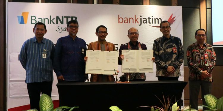 Sinergi bisnis syariah, Bank Jatim teken MoU dengan Bank NTB Syariah