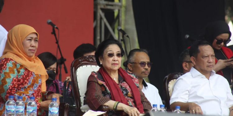 Di depan ribuan kades, Megawati serukan pilih orang baik seperti Jokowi 