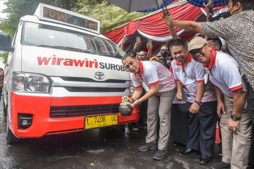 Wali Kota Eri resmikan pengoperasian 52 unit angkutan Feeder