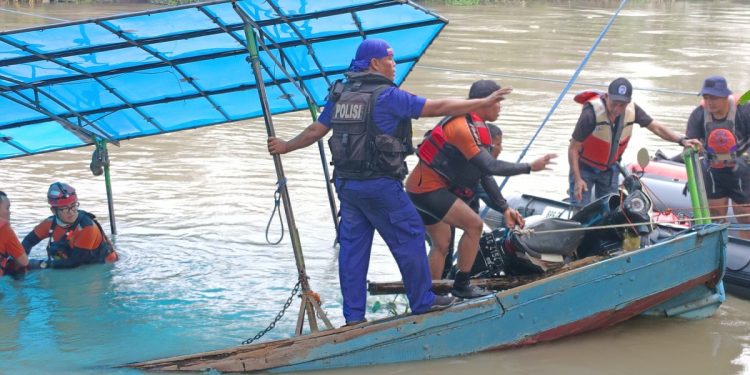Perahu tambang tak berijin diminta berhenti beroperasi