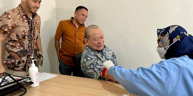 Datangi Rumah Sakit Unair, LaNyalla cek kesehatan untuk Syarat DPD RI