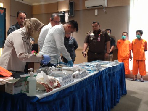 BNNP Jatim musnahkan sabu-sabu dari Bangkalan, berikut ribuan gram ganja