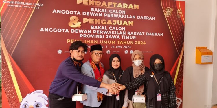Mendaftarkan diri sebagai calon anggota DPDRI, AA. Achmad Nawardi sebut 14 calon lainnya partner bukan pesaing