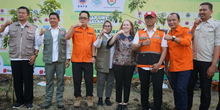 Tanam Pohon di 7 Daerah Tandai Puncak Hari Kesiapsiagaan Bencana 2023