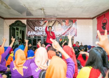 Giliran kader PDIP Sukolilo dirikan posko Ganjar Presiden