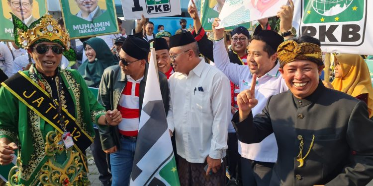 Diiringin musik tradisional, PKB Jatim daftarkan 120 calegnya, targetkan 40 kursi di DPRD Jatim