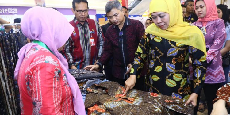 Komitmen Khofifah kembangkan pelaku ekonomi kreatif di Jatim, membuat Jatim kontribusi kedua ekonomi kreatif Nasional