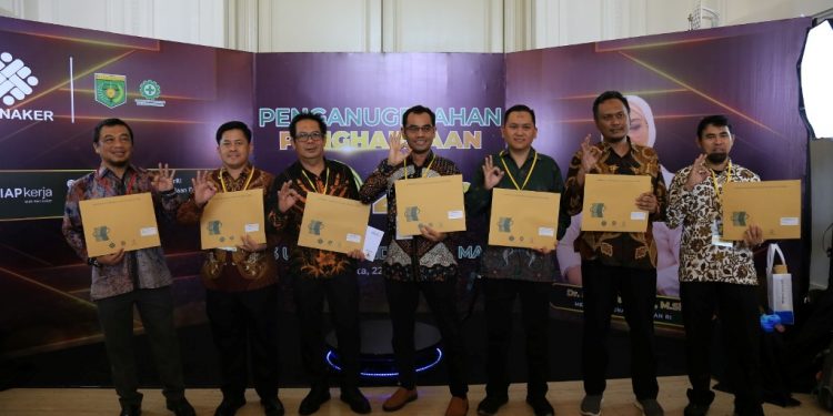 Nihil kecelakaan kerja, PLN NP diganjar 76 penghargaan dari Kementerian Ketenagakerjaan