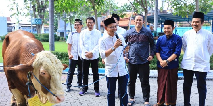 PLN Salurkan 8.082 paket daging Qurban di Jawa Timur