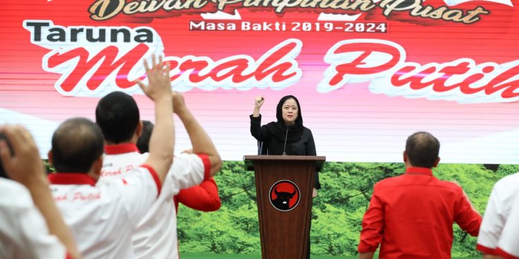 Lantik DPP Taruna Merah Putih (TMP) Puan minta segera galang dan ajak gen Z terjun ke politik