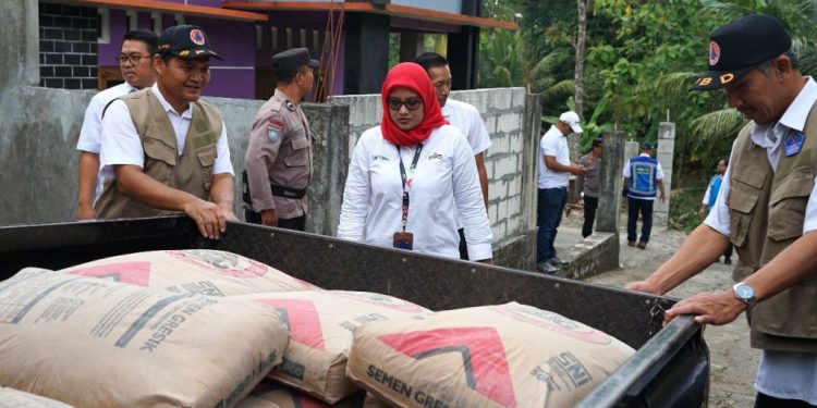 SIG bantu bahan bangunan untuk perbaikan rumah warga terdampak gempa bumi di Bantul dan Gunung Kidul