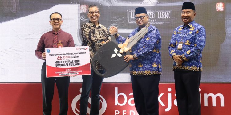 Bank Jatim kembali serahkan CSR dan Launching Elektronifikasi Keuangan Daerah di Probolinggo
