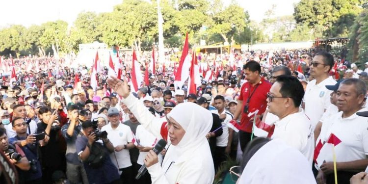 Puluhan ribu masyarakat Jatim ikuti jalan sehat 1 Muharam, Khofifah: momentum penguatan persaudaraan dan persatuan