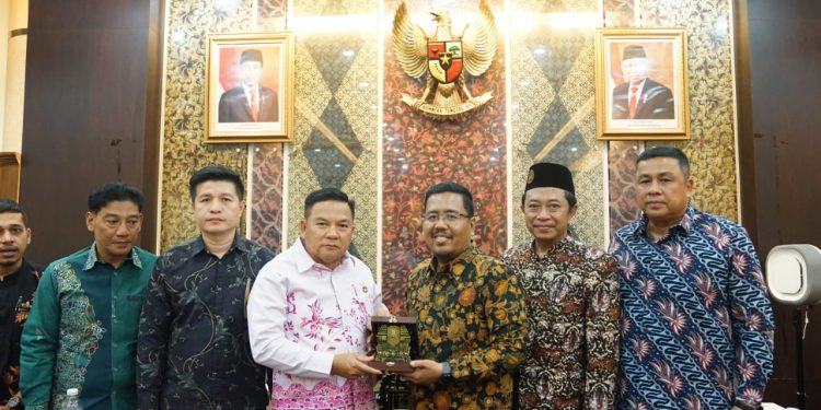 Terima kunjungan Gubernur Narathiwat Thailand, Sadad: ini akan memperkuat hubungan Jawa Timur dan Narathiwat