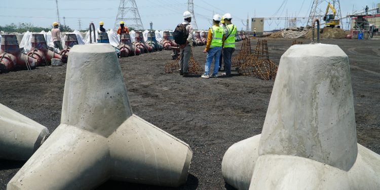 Semester I/2023, PLN hasilkan FABA capai 1,45 juta ton, dimanfaatkan jadi material batako sampai tanggul laut