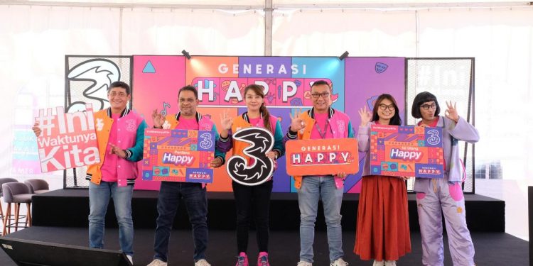 Tri ajak Gen Z Surabaya terus eksplorasi dunia digital secara Kreatif dan Positif