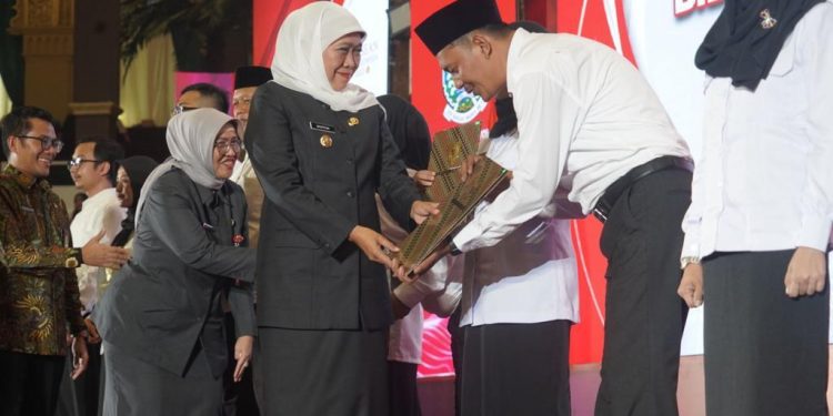 Iringi penyerahan SK PPPK tahun 2022 oleh Gubernur, Bank Jatim berikan pemaparan kemudahan JConnect