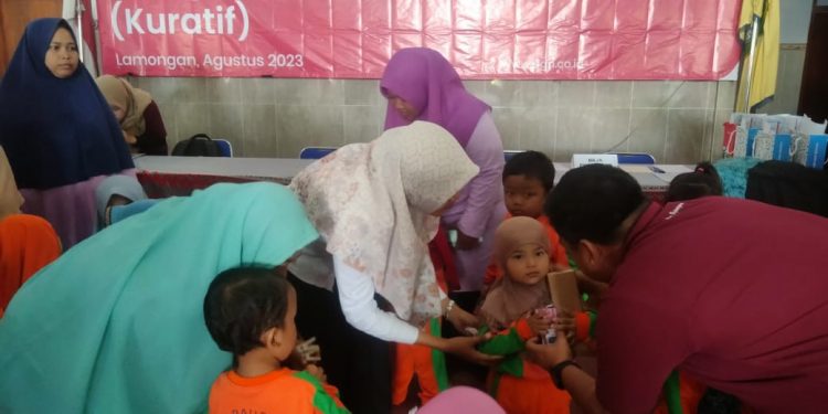 100 lansia dan pra lansia serta 50 anak di Lamongan mendapatakan pelayanan kesehatan gratis dari PGN
