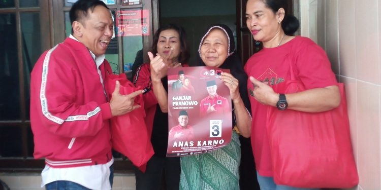 Kenalkan Ganjar, Anas Karno blusukan gang sempit ketuk rumah warga