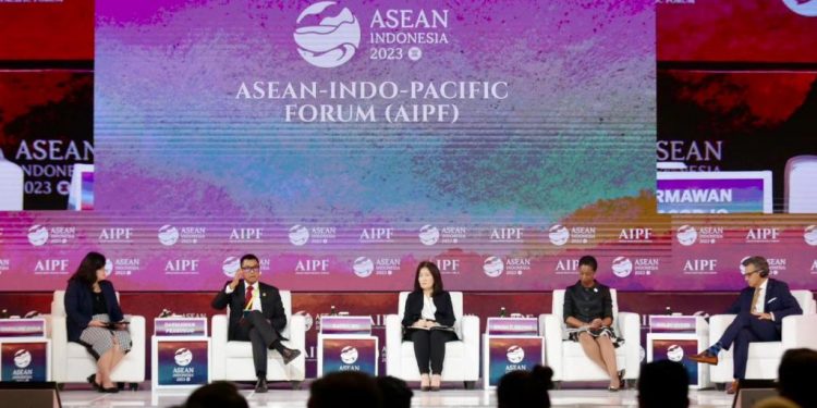 Dirut PLN Ajak Kolaborasi Global untuk Transisi Energi di Forum ASEAN-Indo-Pacific
