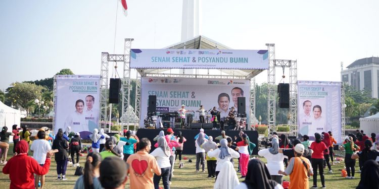 Senam Sehat Dan Posyandu BUMN Bersama Pertamina Di Tugu Pahlawan Surabaya