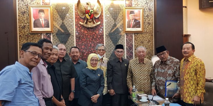 Ditengahi Komisi A DPRD Jatim polemik  pengelolahan Lapangan Golf di Gunungsari berakhir happy ending