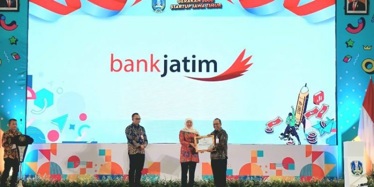 Serius dukung startup Jatim, Bank Jatim terima penghargaan lembaga pendukung startup Jatim