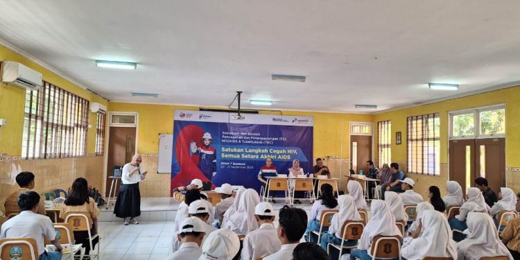 PGN Sosialisasi Pencegahan HIV/AIDS & TB di SMA 7 Surabaya