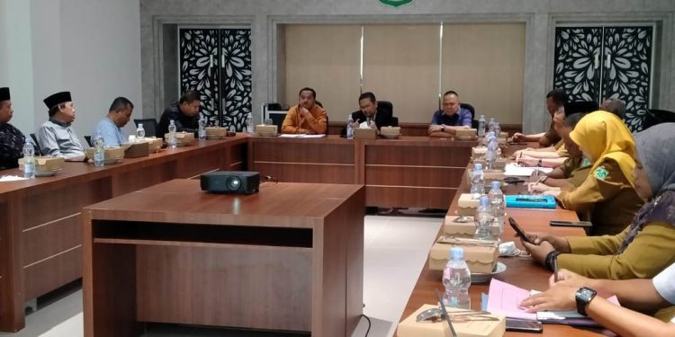 Komisi D DPRD Jatim dan Bupati Pasuruan bertemu, cari solusi lintasan KA tanpa palang pintu