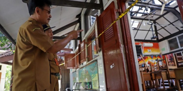 Pasca kebakaran, siswaSDN Dr. Soetomo V belajar Daring