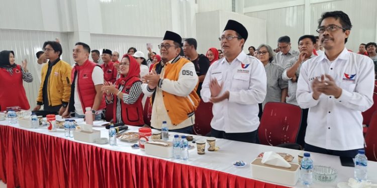 Lantunan Sholawat menggema di Kantor DPD PDI Perjuangan Jatim usai Megawati umumkan Mahfud MD Cawapres Ganjar Pranowo