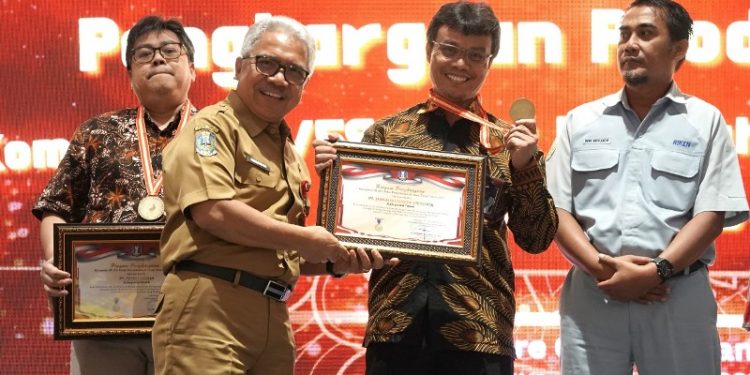 SIG borong tujuh penghargaan dari Disnakertrans Jatim