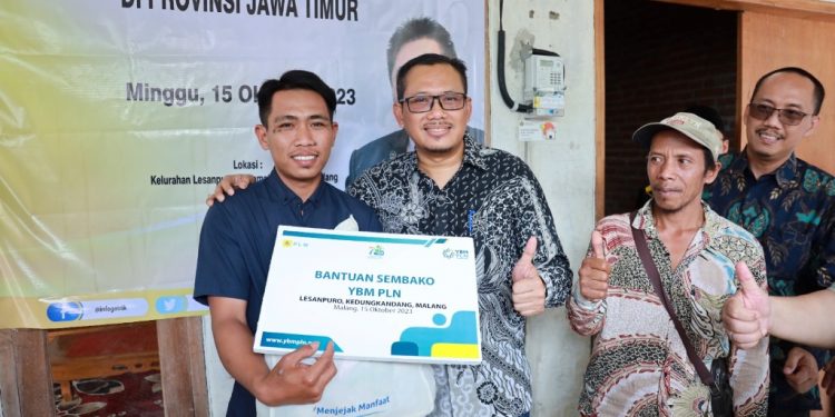PLN bantu 453 warga tidak mampu di Malang, pasang listrik baru