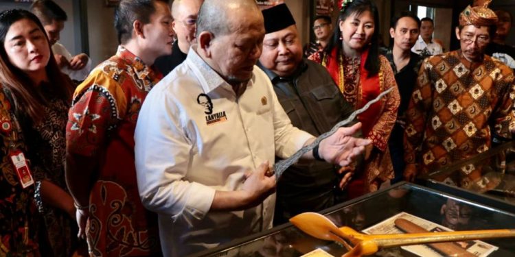 Buka Pameran Tosan Aji, Ketua DPD RI: Keris adalah Jati Diri Bangsa