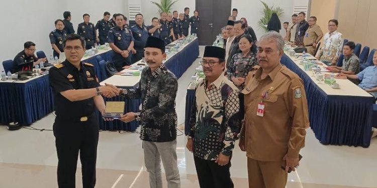 Komisi B DPRD Jatim minta pemerintah pusat tambah Dana Bagi Hasil Cukai Hasil Tembakau untuk Jatim