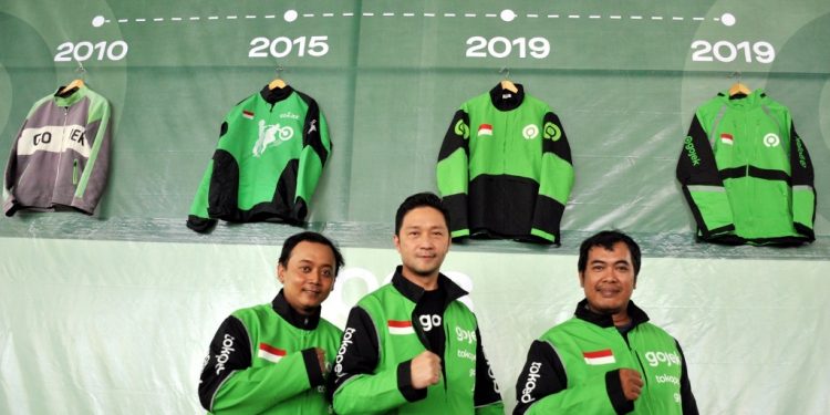 Gojek perkenalkan jaket baru driver sebagai Simbol Gotong Royong Anak Bangsa pada Momentum Hari Pahlawan