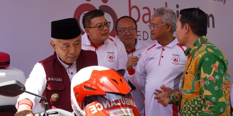 Bank Jatim serahkan CSR Sepeda Ambulans ke RSUD Kanjuruhan
