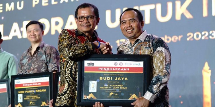 Kelola 61% Pasar Semen Jawa Timur, SIG Perkuat Sinergi dengan Pelanggan untuk Penggunaan Produk Anak Bangsa