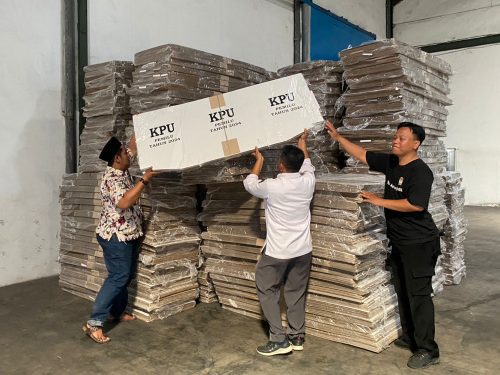Logistik Pemilu sudah berdatangan sejak awal November ke Surabaya